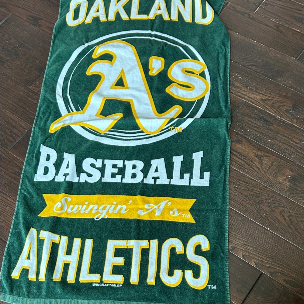 Wincraft Green and Yellow Beach Towel